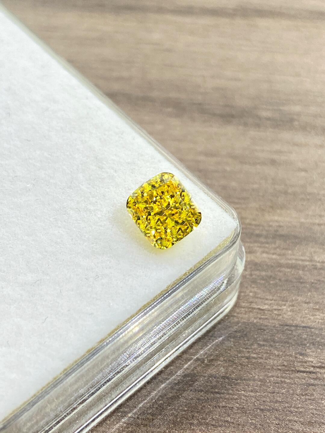 Pirmiana 1.6-1.8CT Lab Grown Yellow Diamond VS1/VS2/VVS2 EX VG N With IGI Certificate